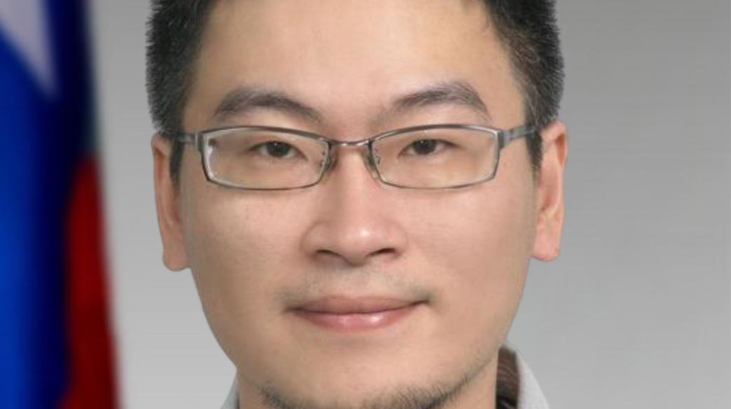 何以鬥爭掩飾無能