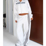Adidas因条纹设计告 White Fox 侵权